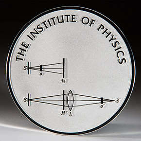 The inscription on the medal reads: The Institute of Physics