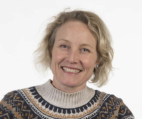 A headshot of Institute of Physics Council member Jane Weir smiling
